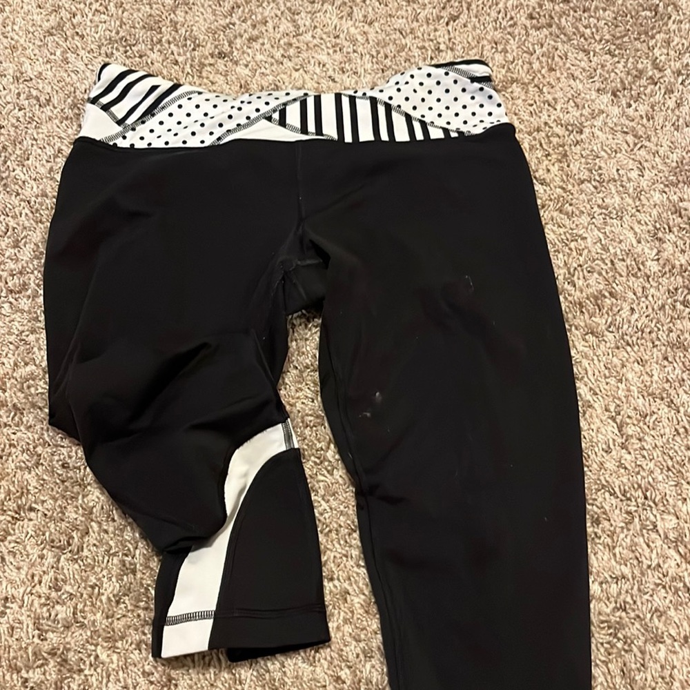 Lululemon Wunder Under crops